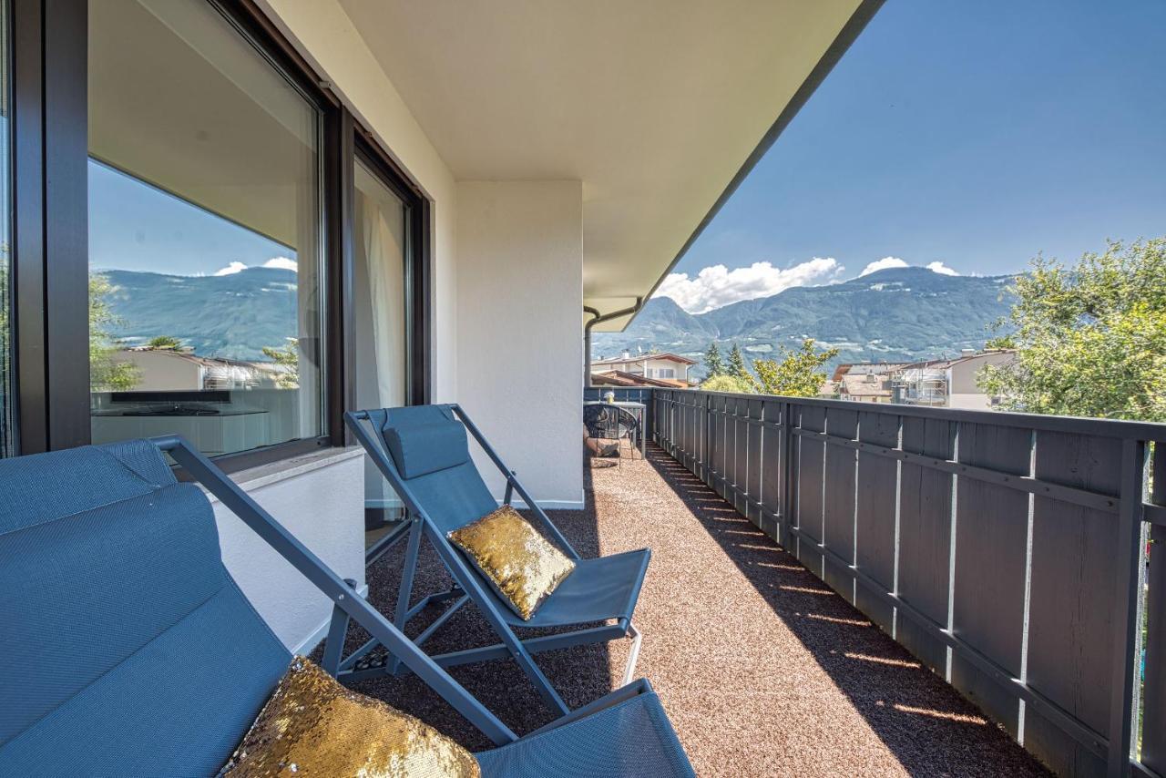 Goldfinger + Suites Lana Exterior foto