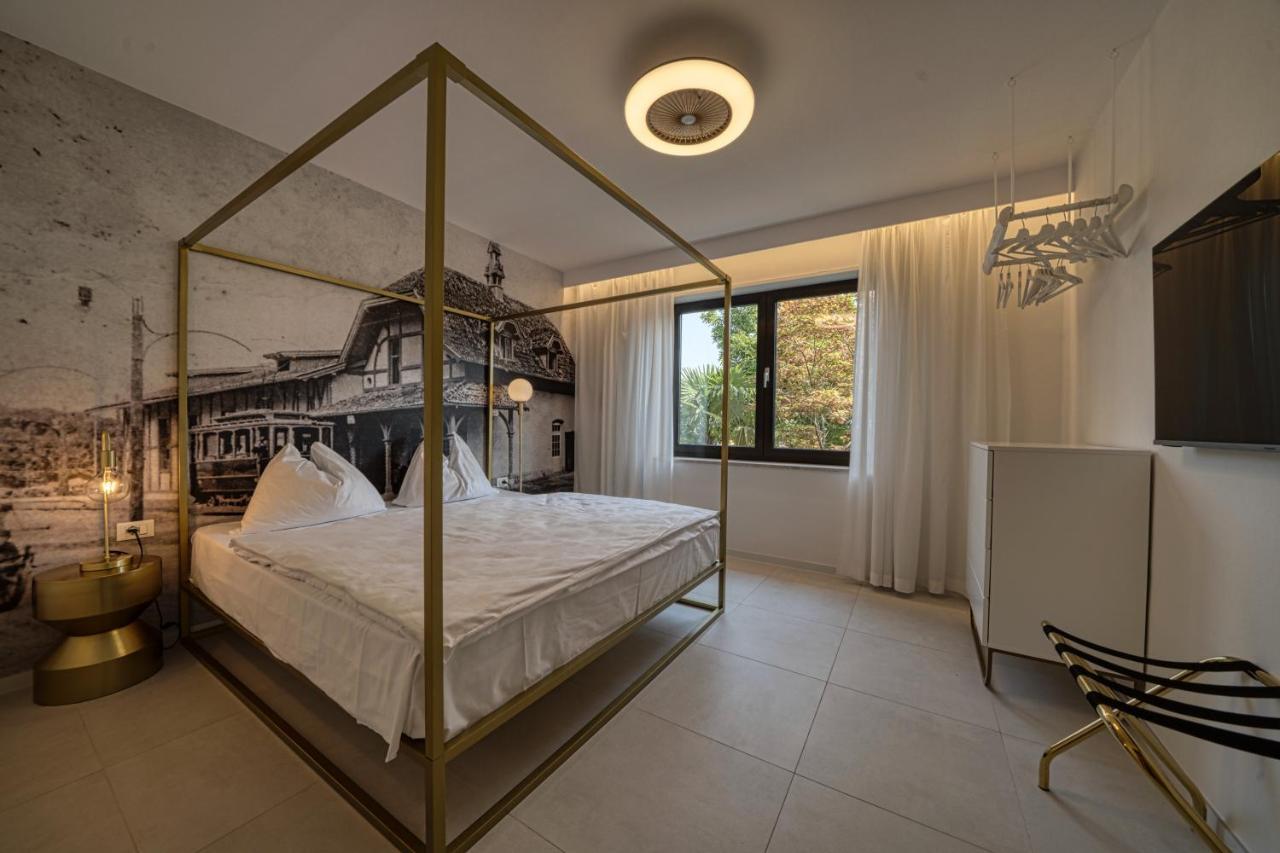 Goldfinger + Suites Lana Exterior foto