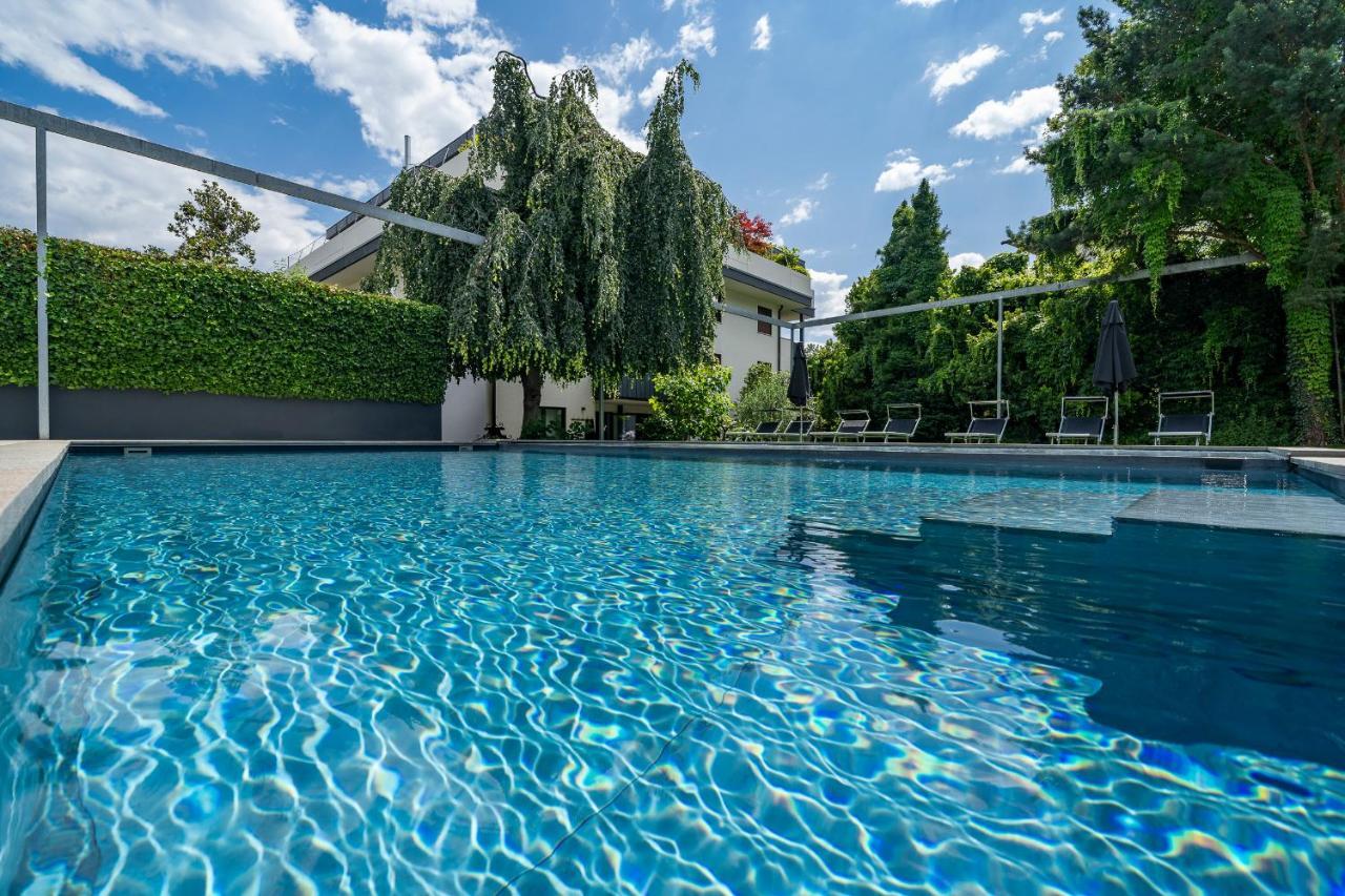 Goldfinger + Suites Lana Exterior foto