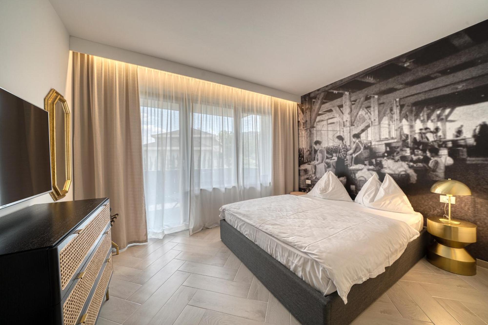 Goldfinger + Suites Lana Exterior foto