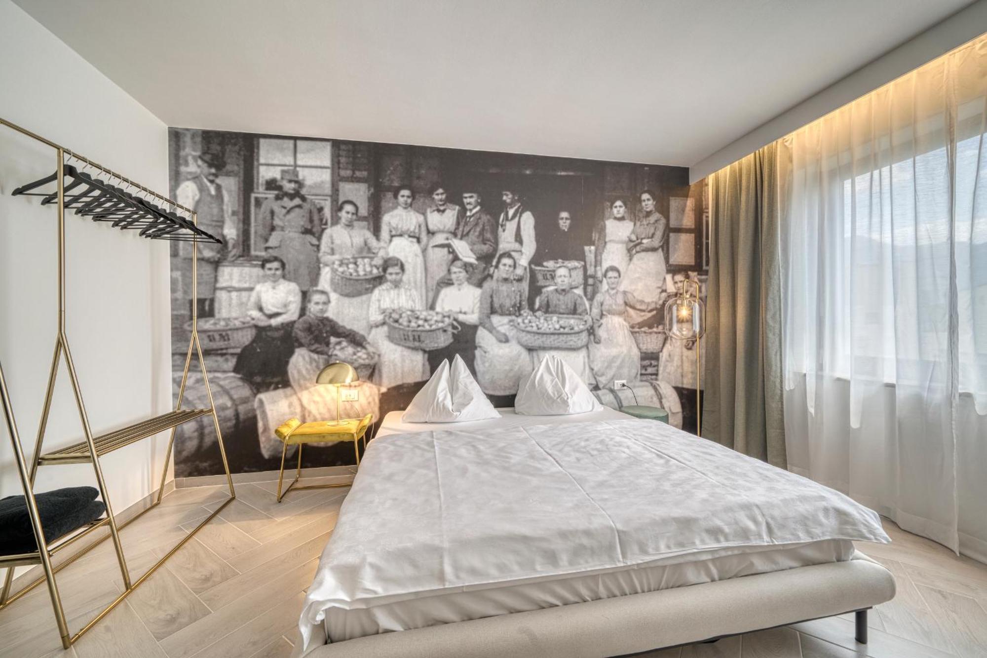 Goldfinger + Suites Lana Exterior foto