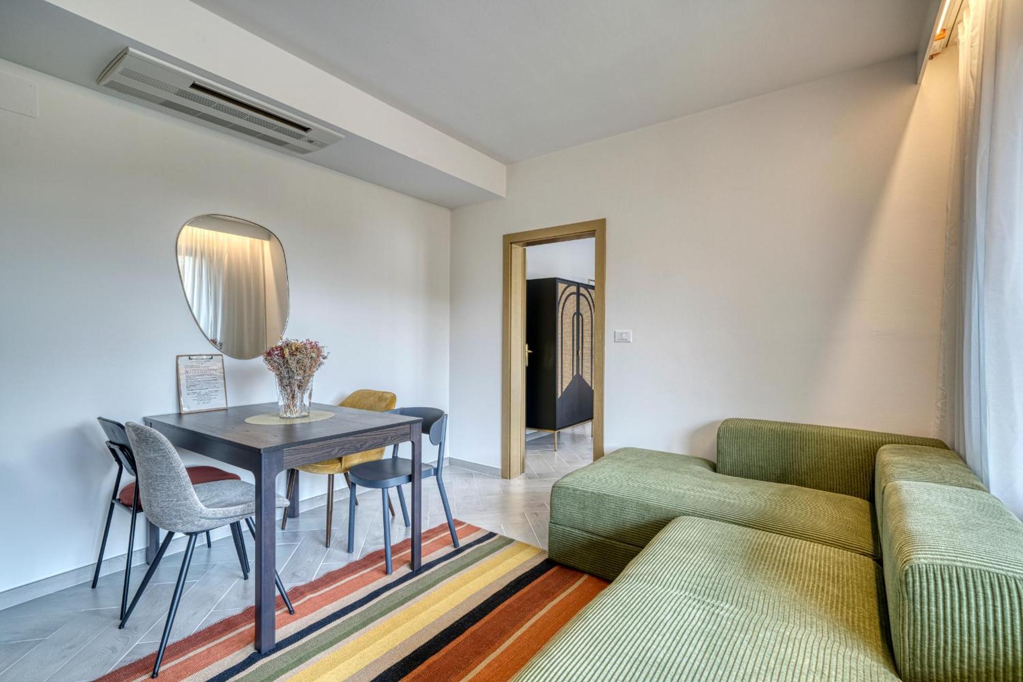 Goldfinger + Suites Lana Exterior foto
