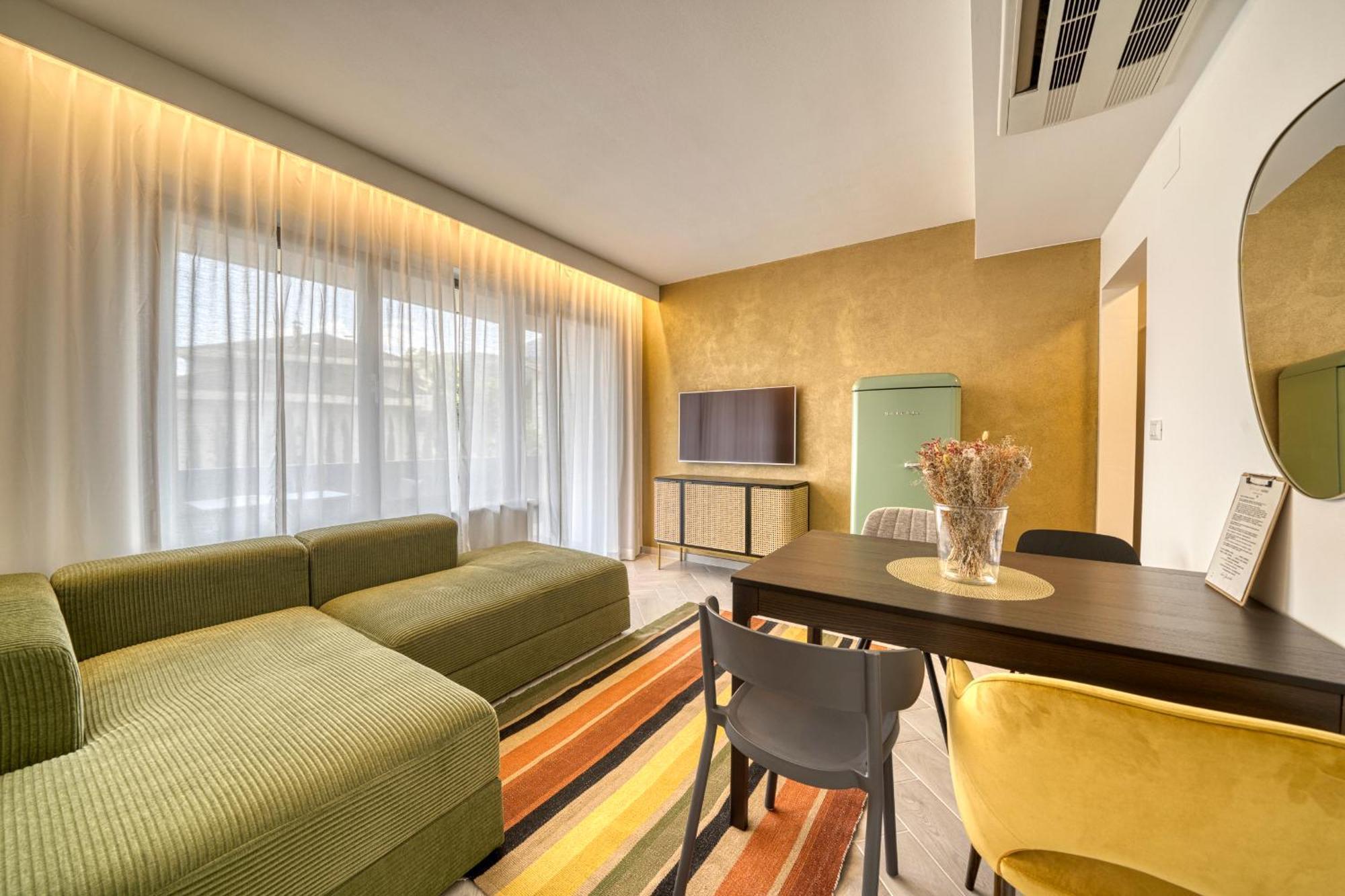 Goldfinger + Suites Lana Habitación foto