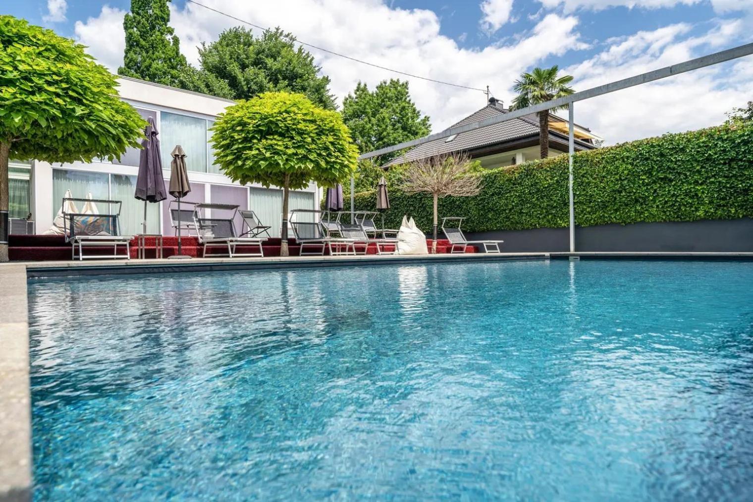 Goldfinger + Suites Lana Exterior foto