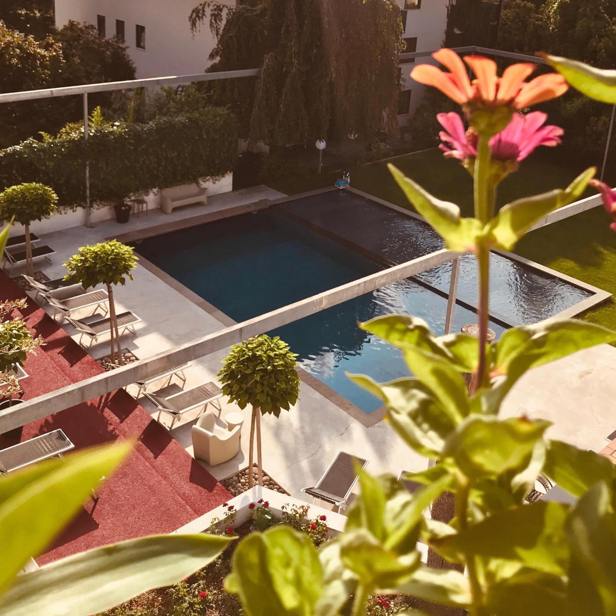 Goldfinger + Suites Lana Exterior foto
