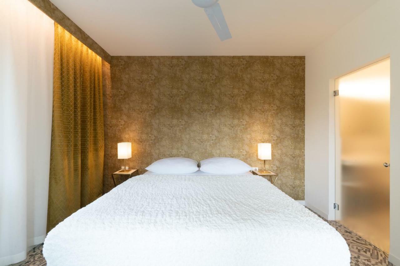 Goldfinger + Suites Lana Habitación foto